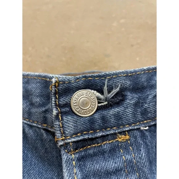 Levis 501 Jeans Mens 35x31 Medium Wash Blue Straight Leg Button Fly Distressed - Picture 5 of 16